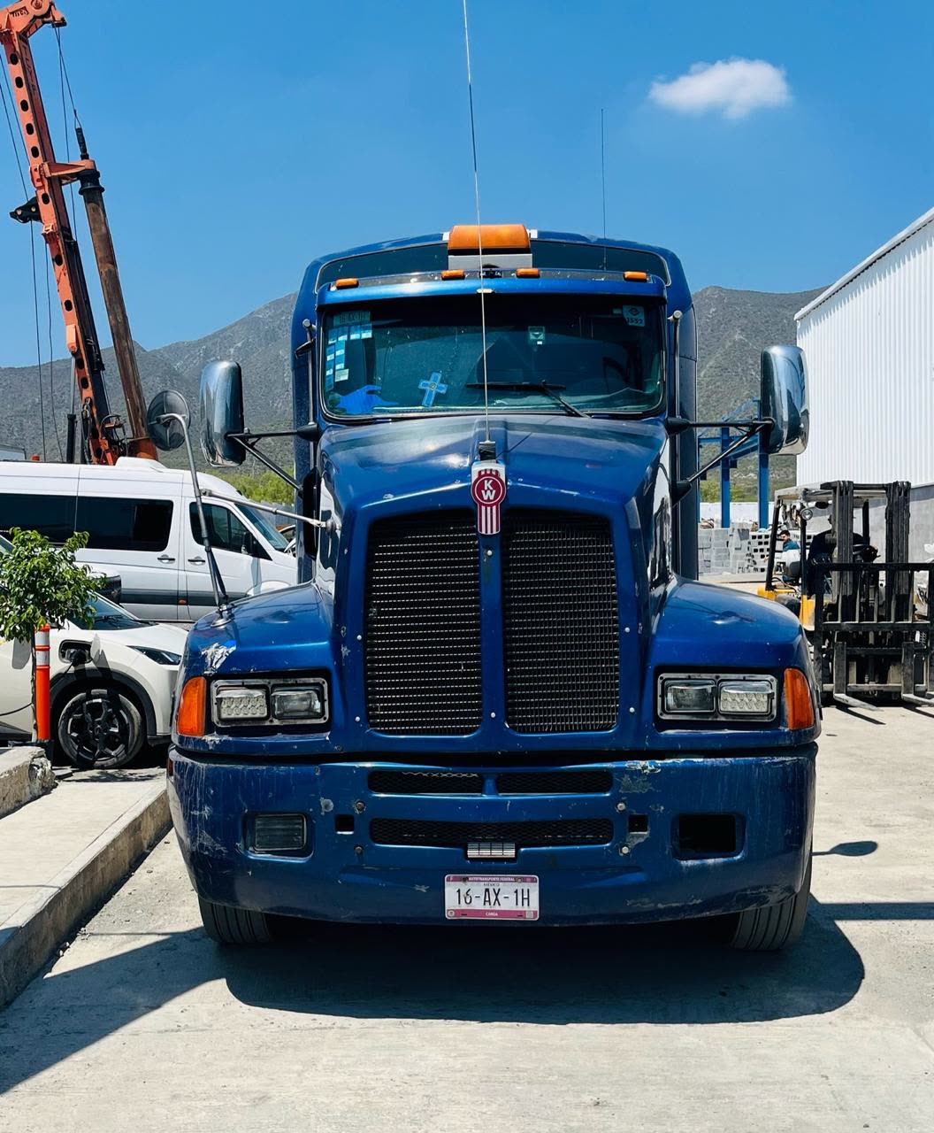 Unidad de transporte de MACRO en planta